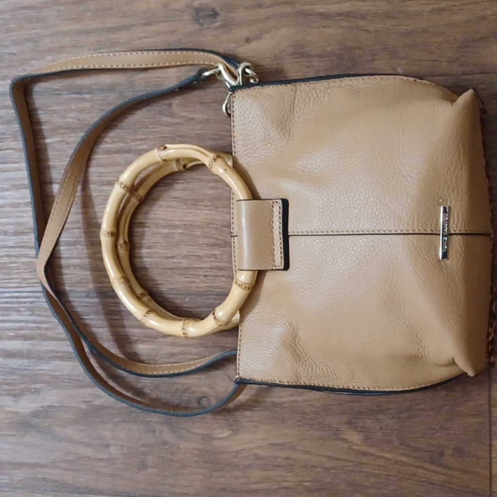 Vince Camuto leather crossbody bag - Picture 3 of 5